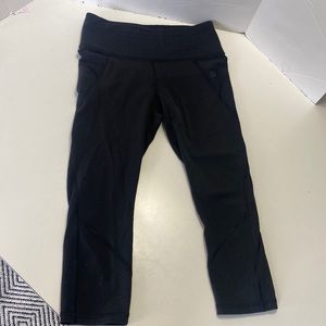 Athleta Black Cropped Leggings (Size SP)